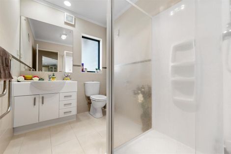 Photo of property in 98 Jeffs Road, Flat Bush, Auckland, 2016