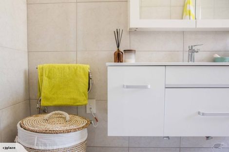 Photo of property in 33 Scott Road, Stanmore Bay, Whangaparaoa, 0932