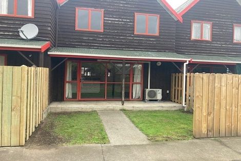 Photo of property in 4/505 Albert Street, Hastings, 4122