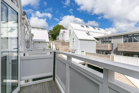Photo of property in Pirie Street Townhouses, 18/35 Pirie Street, Mount Victoria, Wellington, 6011