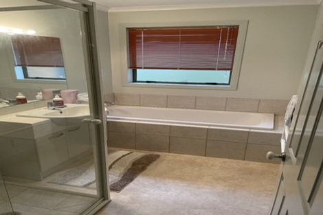 Photo of property in 20 Starlight Cove, Hobsonville, Auckland, 0618