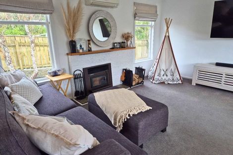 Photo of property in 14 Versailles Street, Karori, Wellington, 6012