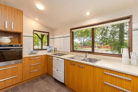 Photo of property in 270 Memorial Avenue, Burnside, Christchurch, 8053