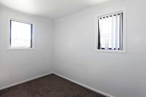 Photo of property in 18 Jamaica Place, Blockhouse Bay, Auckland, 0600