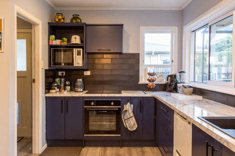 Photo of property in 11 Ries Street, Dannevirke, 4930