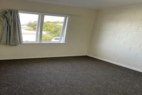 Photo of property in 9 Archbold Street, Newlands, Wellington, 6037