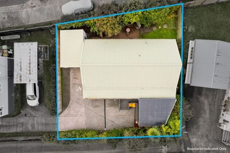 Photo of property in 2/19 Alma Street, Te Atatu South, Auckland, 0610