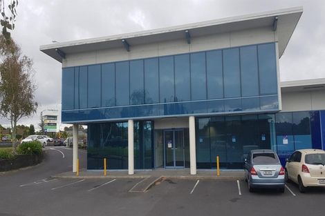 Photo of property in 2/4 Meadowland Drive, Somerville, Auckland, 2014