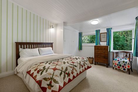 Photo of property in 11 Howard Street, Macandrew Bay, Dunedin, 9014