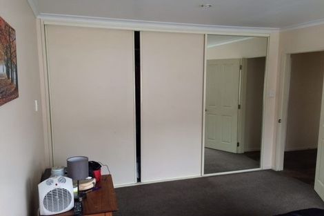 Photo of property in 1a Thomas Rea Place, Te Atatu South, Auckland, 0610
