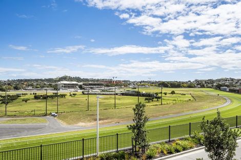 Photo of property in 63 Ladies Mile, Manly, Whangaparaoa, 0930