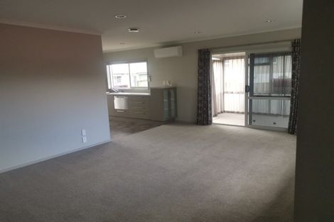 Photo of property in 4/8 Village Place, Tuakau, 2121