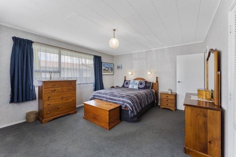 Photo of property in 30 Omaha Grove, Totara Park, Upper Hutt, 5018