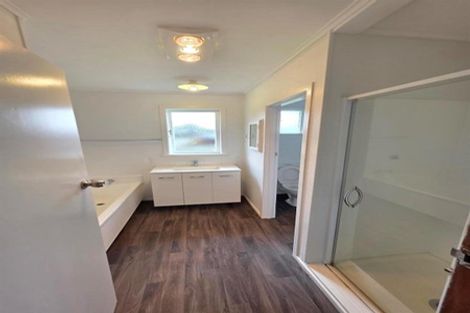 Photo of property in 12 Aronui Terrace, Kelston, Auckland, 0602