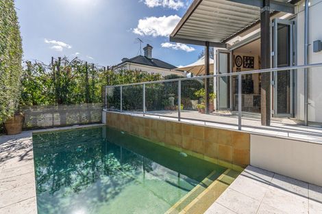 Photo of property in 48 Saint Georges Bay Road, Parnell, Auckland, 1052