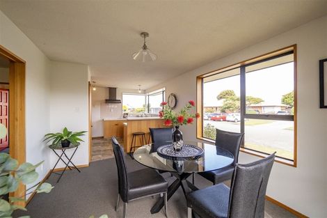 Photo of property in 1/35 Ben Nevis Drive, Broomfield, Christchurch, 8042