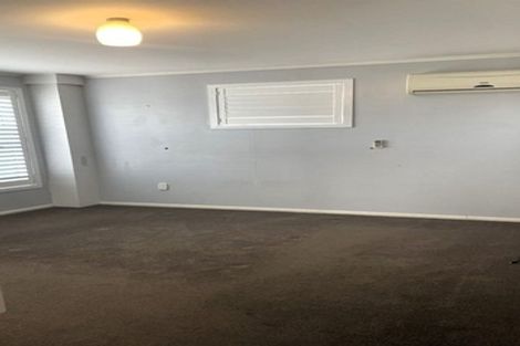 Photo of property in 8 Divich Avenue, Te Atatu South, Auckland, 0610
