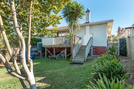 Photo of property in 4 Westmere Crescent, Westmere, Auckland, 1022