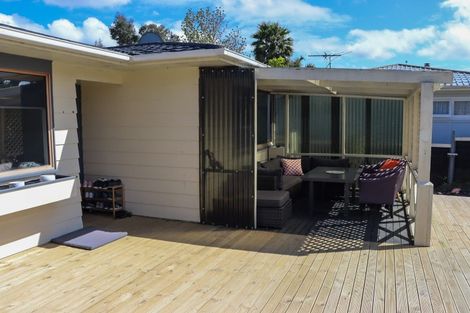 Photo of property in 43 Kamara Road, Glen Eden, Auckland, 0602
