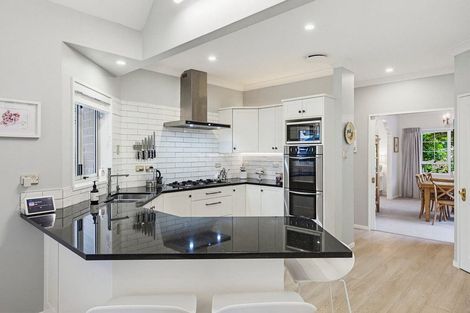 Photo of property in 5 Patterson Grove, Waikanae, 5036