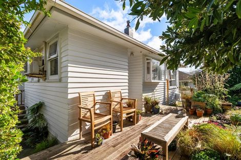 Photo of property in 11 Ryan Grove, Tawa, Wellington, 5028
