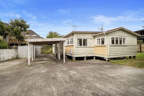 Photo of property in 319 Beach Road, Campbells Bay, Auckland, 0630