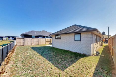 Photo of property in 38 Te Kio Crescent, Papamoa Beach, Papamoa, 3118