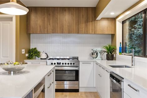 Photo of property in 60 Burnside Crescent, Burnside, Christchurch, 8053