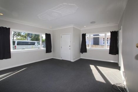 Photo of property in 53 Lynwood Road, New Lynn, Auckland, 0600