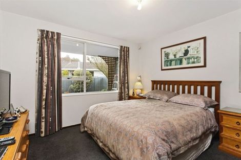 Photo of property in 2/17 Cotswold Avenue, Bishopdale, Christchurch, 8053