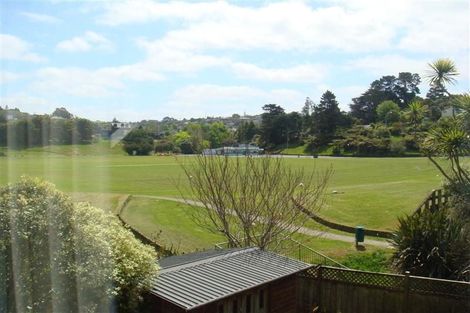 Photo of property in 2/25 Glencoe Road, Browns Bay, Auckland, 0630