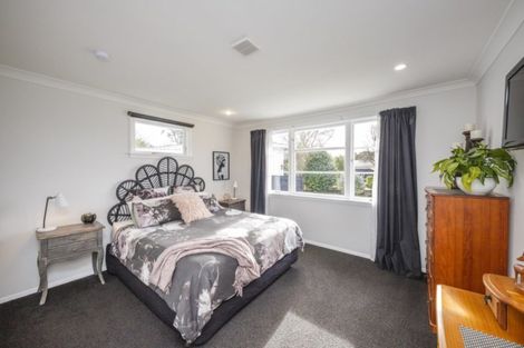 Photo of property in 8 Leigh Place, Awapuni, Palmerston North, 4412