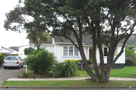 Photo of property in 2 Sellers Grove, Taita, Lower Hutt, 5011