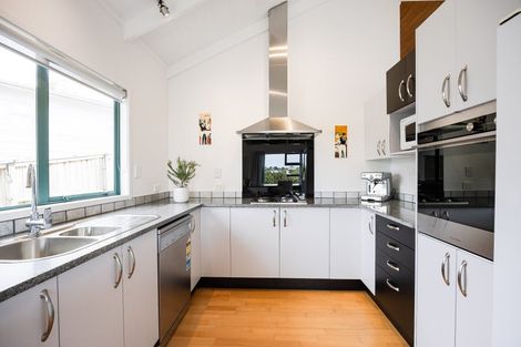 Photo of property in 16 Tamatea Drive, Snells Beach, 0920