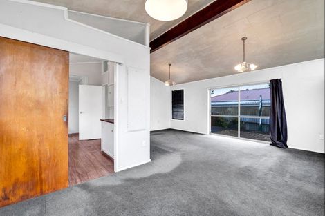 Photo of property in 13 Newbury Place, Waitara, 4320