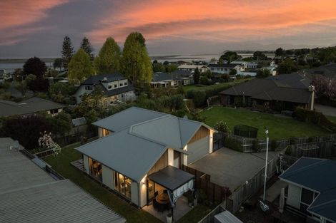 Photo of property in 3 Puketutu Grove, Motueka, 7120