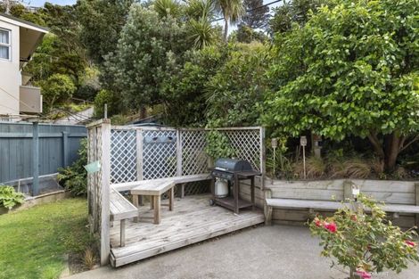 Photo of property in 136 Queens Drive, Lyall Bay, Wellington, 6022