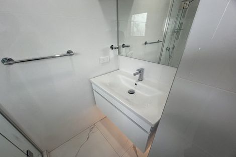 Photo of property in 1/54 Trias Road, Totara Vale, Auckland, 0629