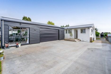 Photo of property in 15 Kowhai Street, Strandon, New Plymouth, 4312