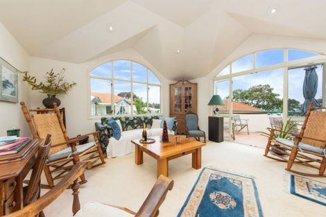 Photo of property in 4/30 Clarence Road, Northcote Point, Auckland, 0627