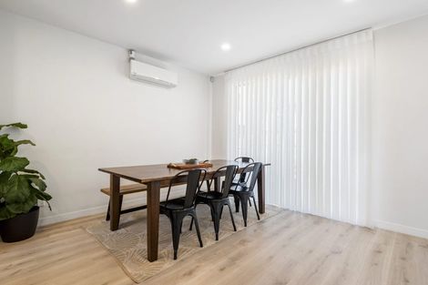 Photo of property in 4b Rosalind Road, Glenfield, Auckland, 0629