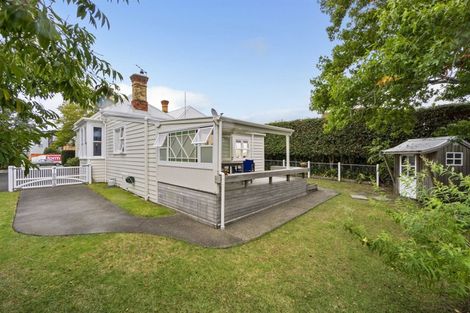 Photo of property in 235 Onewa Road, Birkenhead, Auckland, 0626