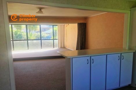 Photo of property in 2/9 Adriatic Avenue, Henderson, Auckland, 0612