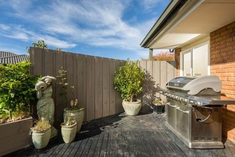 Photo of property in 4 Hemingford Place, Halswell, Christchurch, 8025