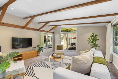 Photo of property in 100 Larsen Crescent, Tawa, Wellington, 5028