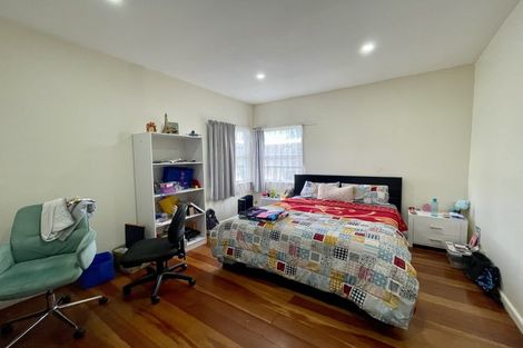 Photo of property in 34 Wattle Street, New Lynn, Auckland, 0600