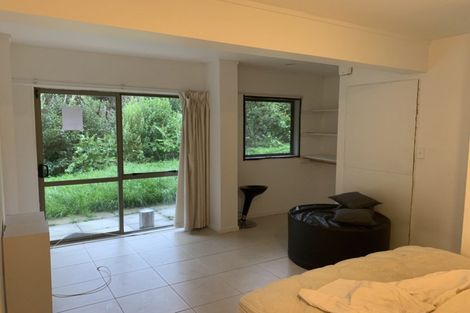 Photo of property in 15a Glen Vista Place, Bayview, Auckland, 0629