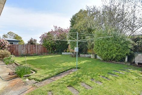 Photo of property in 2/37 Prestons Road, Redwood, Christchurch, 8051