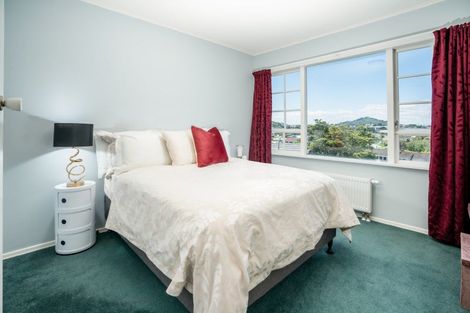 Photo of property in 8 Lethenty Way, Karori, Wellington, 6012