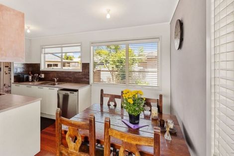 Photo of property in 2/7 Allen Street, Mangere East, Auckland, 2024